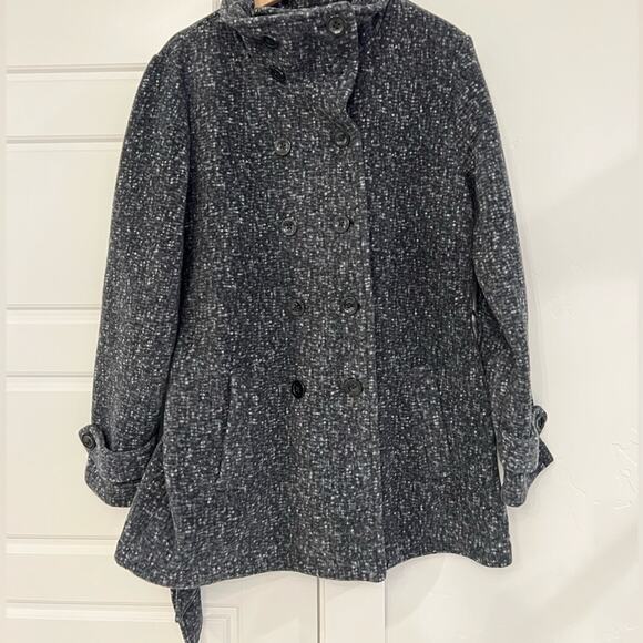 Ike Behar Women’s Large Double Breasted Plush Belted Jacket Coat - Picture 2 of 15